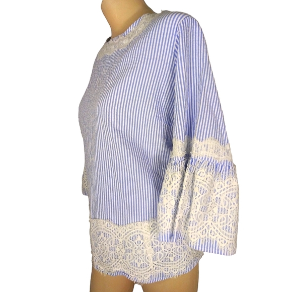 Lace trim flutter sleeve striped flowy blouse with rear eyelet tie detail - Picture 4 of 8